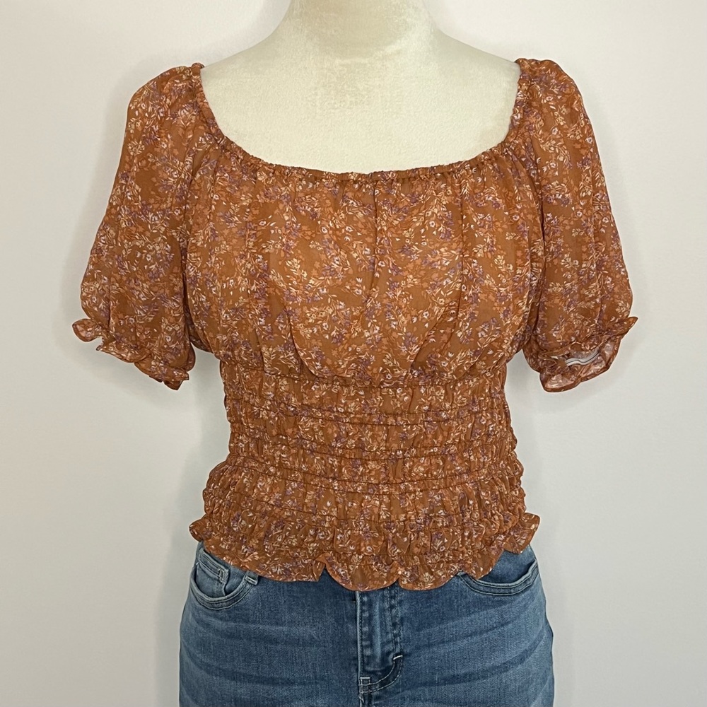 Peasant Crop Flowered Top